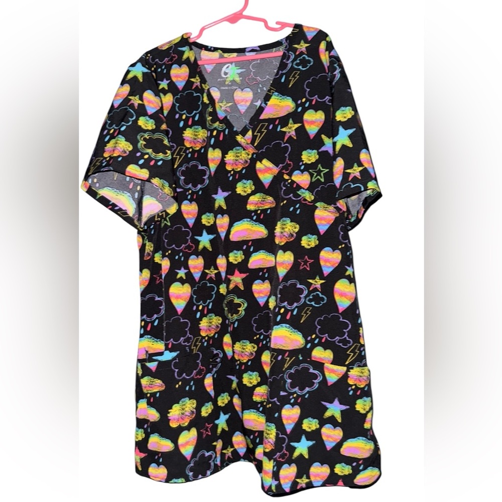 GT Performance Women’s Scrub Top Black Rainbow Hearts | Nurse - Dental - Medical
